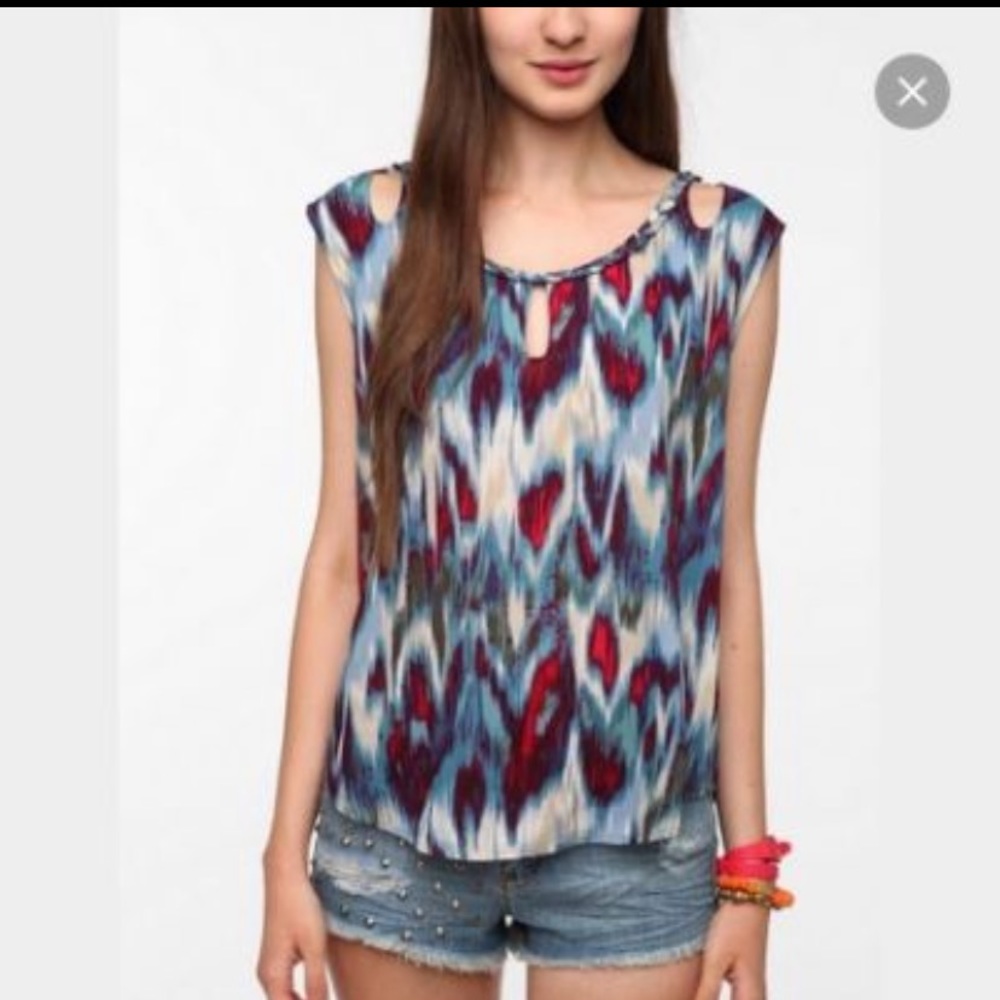 Ecoté Sleeveless Blouse with Braided Neckline,sz L